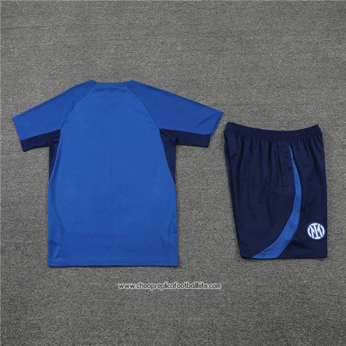 Tracksuit
 Inter Milan 2022-2023 Short Sleeve
 Blue
 - Shorts

